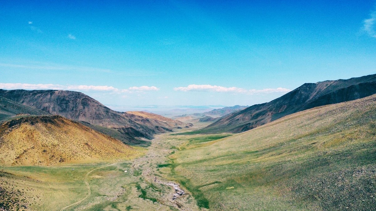 Top mountains to climb in Mongolia: A Guide to the Best Peaks for Aspiring  Adventurers - Discover Altai