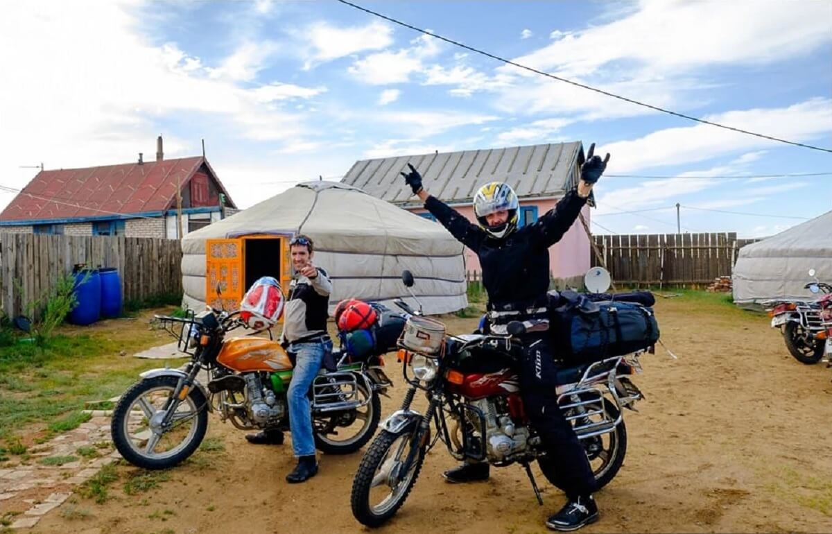 motorcycle nomadic life